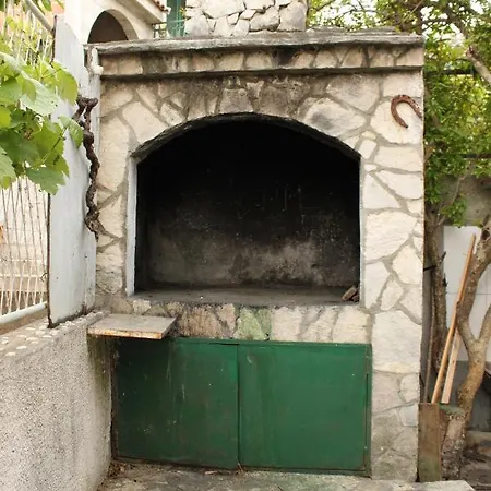 Apartments By The Sea Grebastica, Sibenik - 6442 Apartment Baselovici