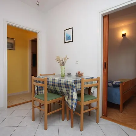 Apartment Apartments By The Sea Grebastica, Sibenik - 6442 Baselovici