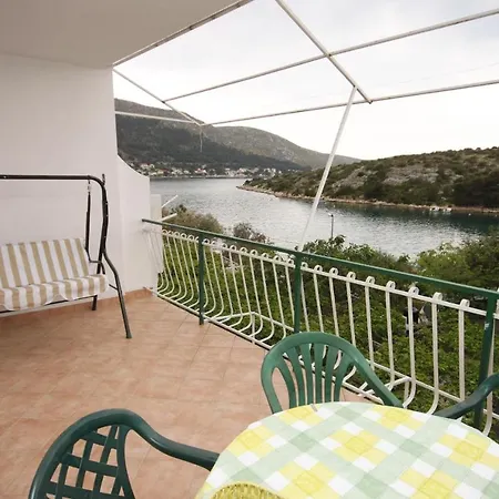 Apartment Apartments By The Sea Grebastica, Sibenik - 6442 *