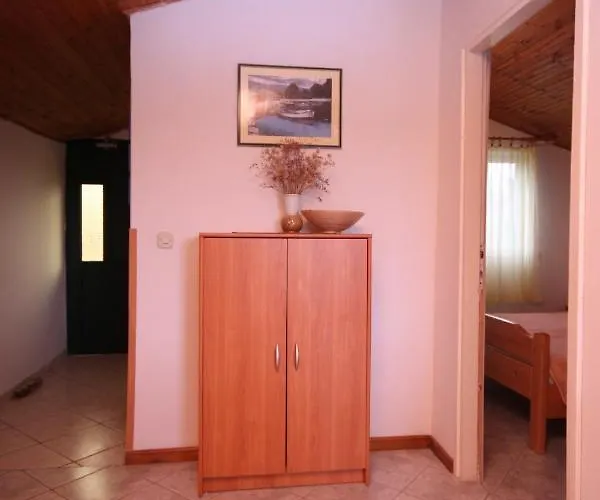 Appartement By The Sea Grebastica, Sibenik - 6442 *